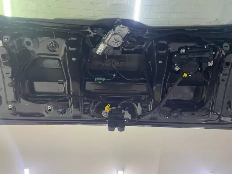 Шумоизоляция двереи Volkswagen Touareg-1