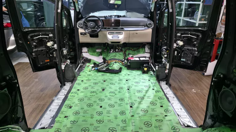 Шумоизоляция пола Mercedes-Benz V-Class-3